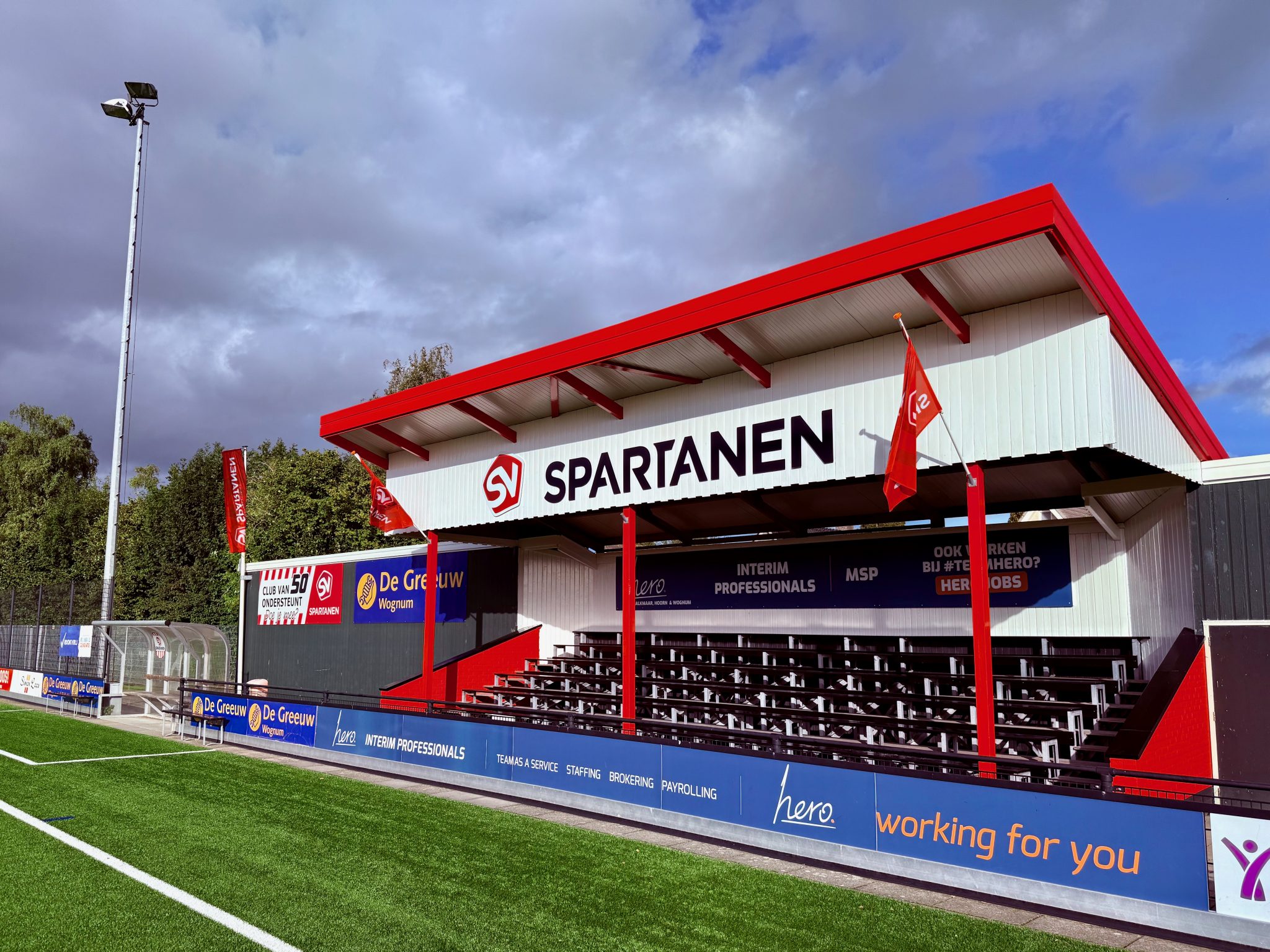 Make-over van de tribune